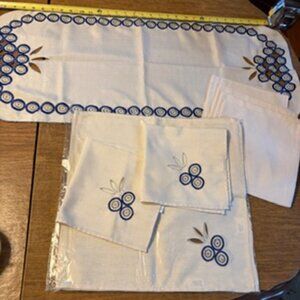 Polish Pottery Inspired Table Linens Runner and Napkins